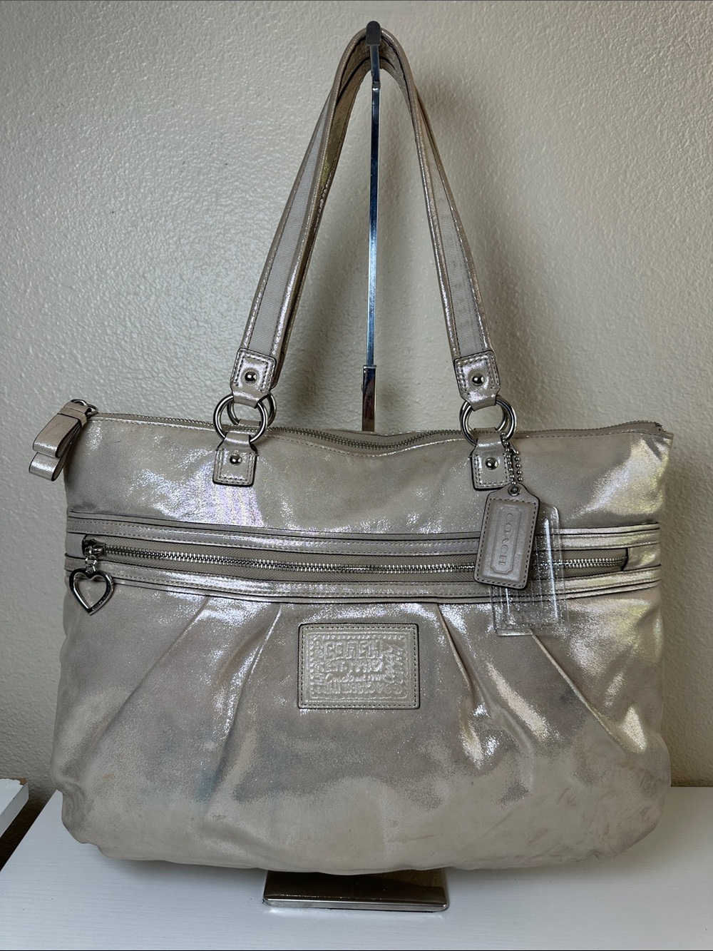 Coach Poppy Metallic Gold Tote Bag with Heart Zip Charm 2 hangtags